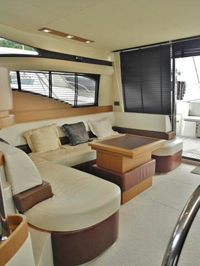 2010-azimut-yachts-43-d223b0