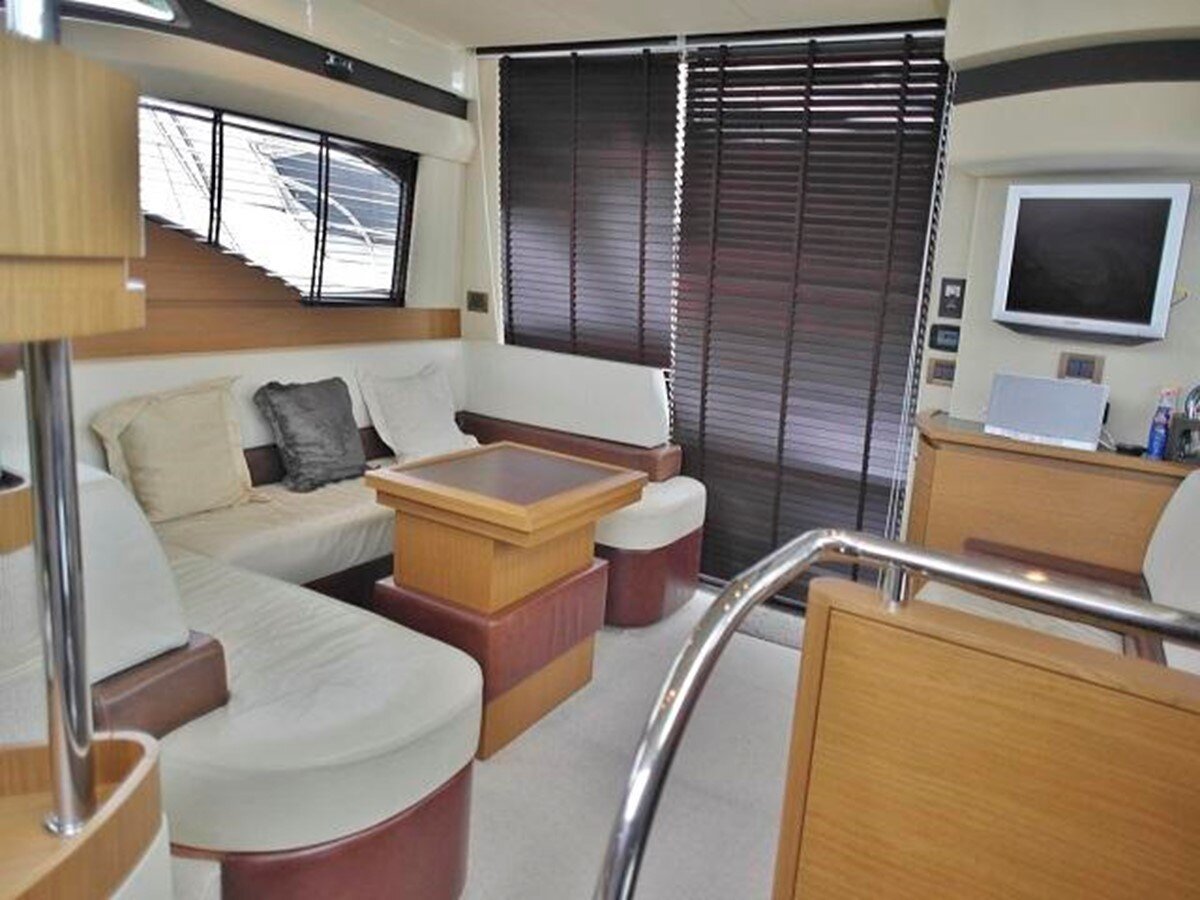 2010-azimut-yachts-43-d223b0