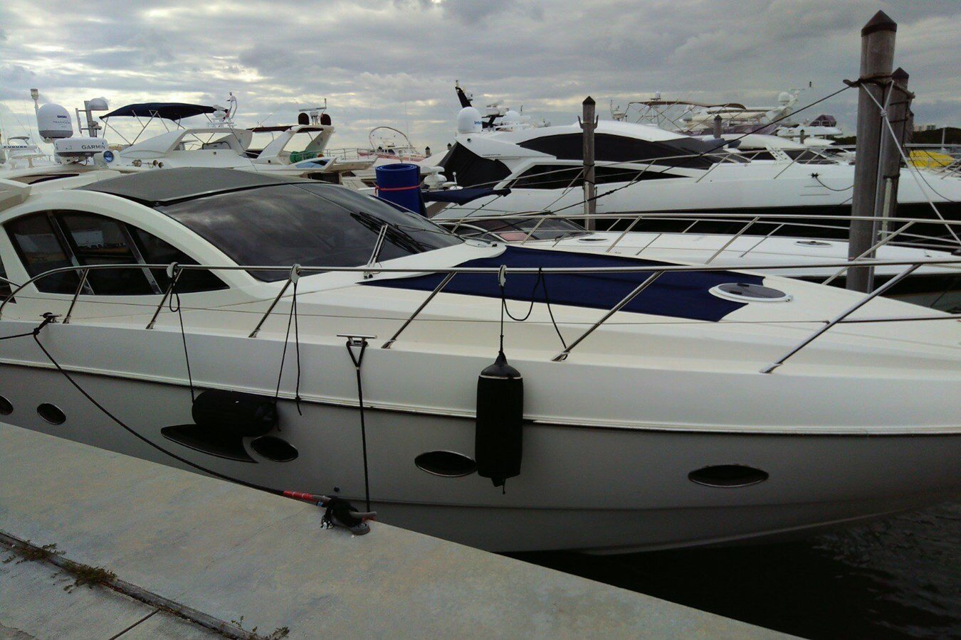 2010-azimut-yachts-54-ce4a77