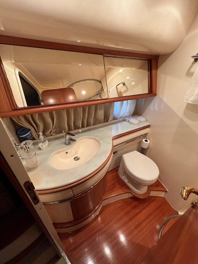 2010-azimut-yachts-62-1-8362e9