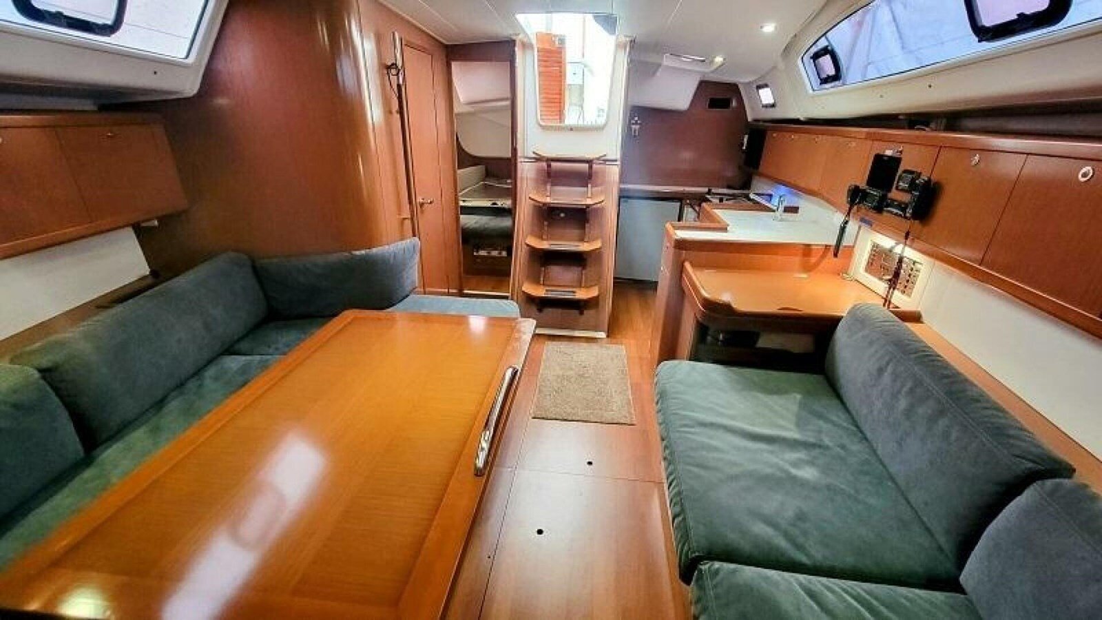 2010-beneteau-39-10-932d24