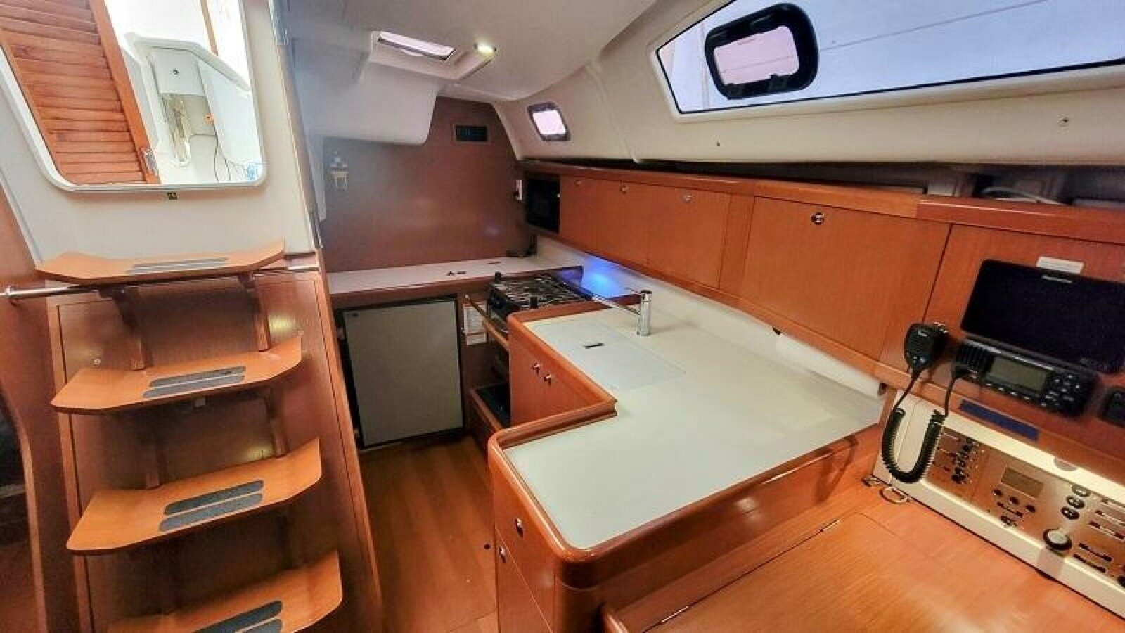 2010-beneteau-39-10-932d24