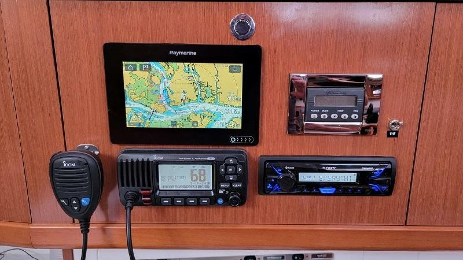 2010-beneteau-39-10-932d24