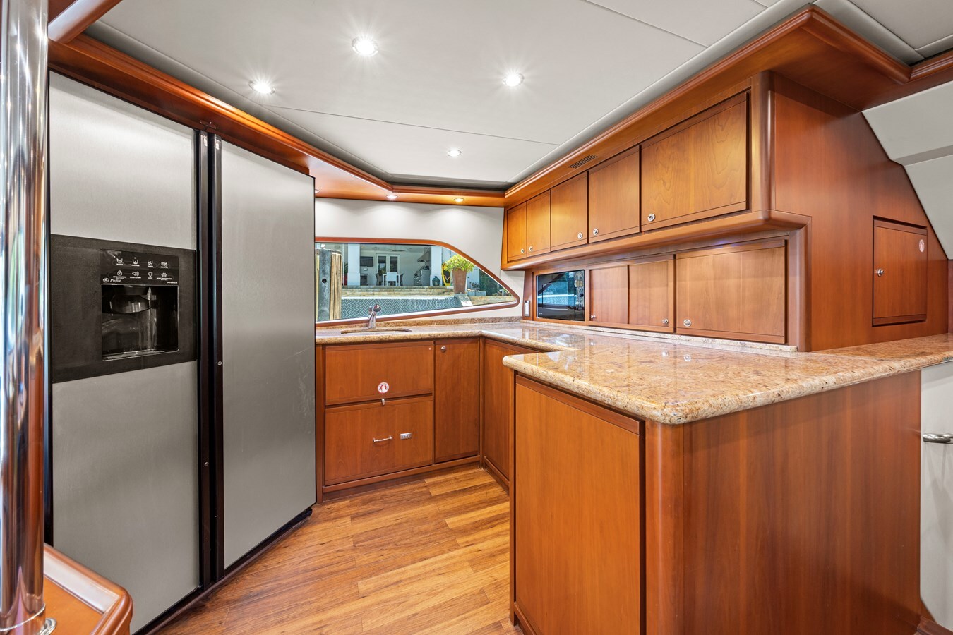 2010-bertram-63-2-183aeb