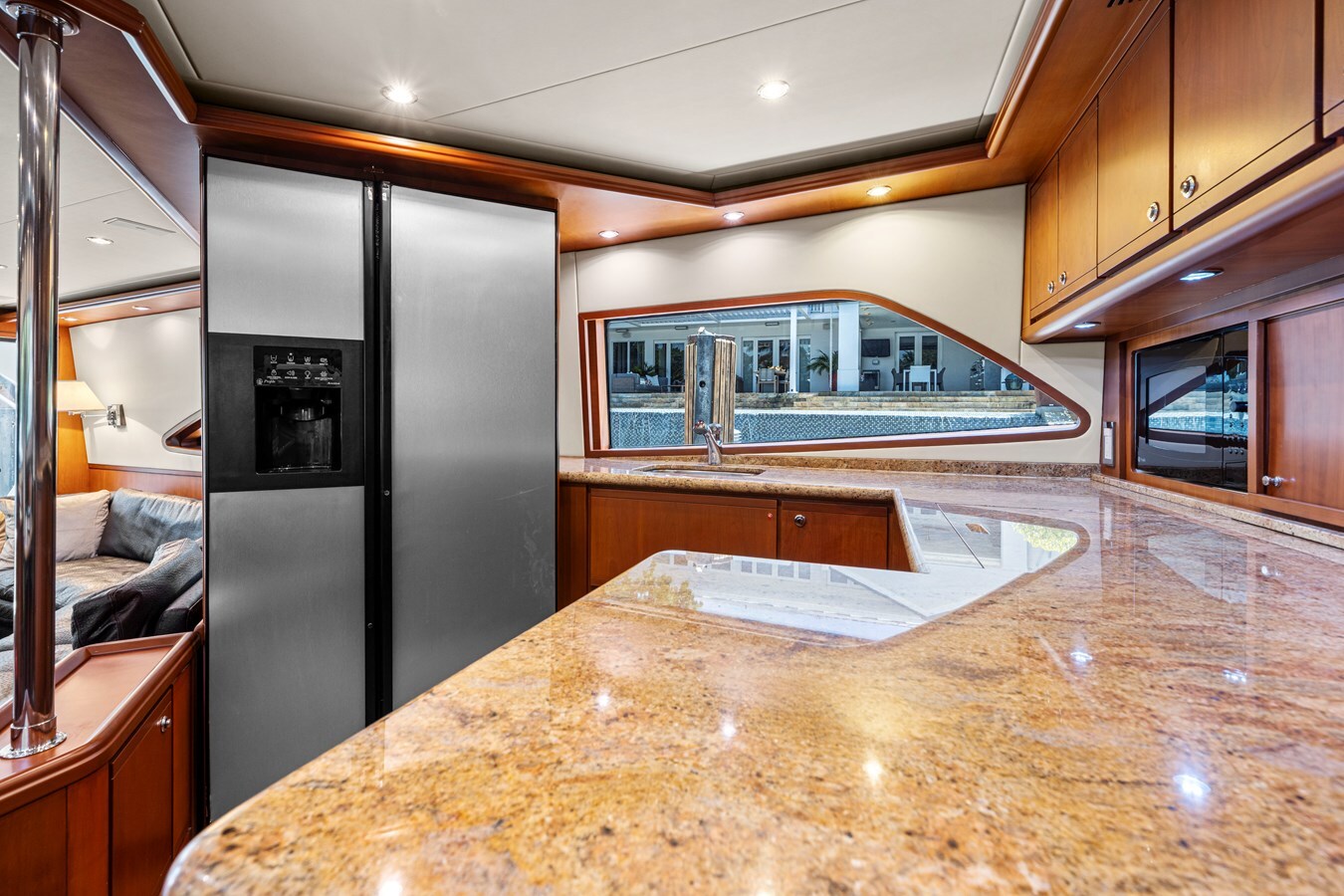 2010-bertram-63-2-183aeb