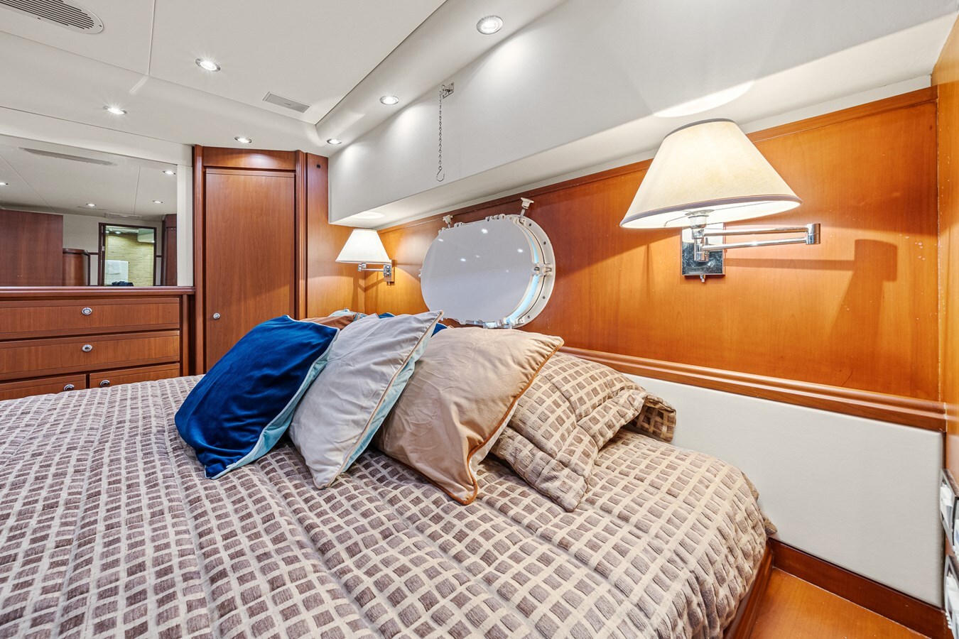 2010-bertram-63-2-183aeb