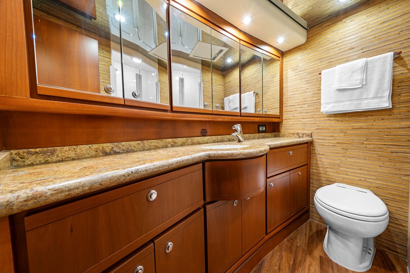 2010-bertram-63-2-183aeb