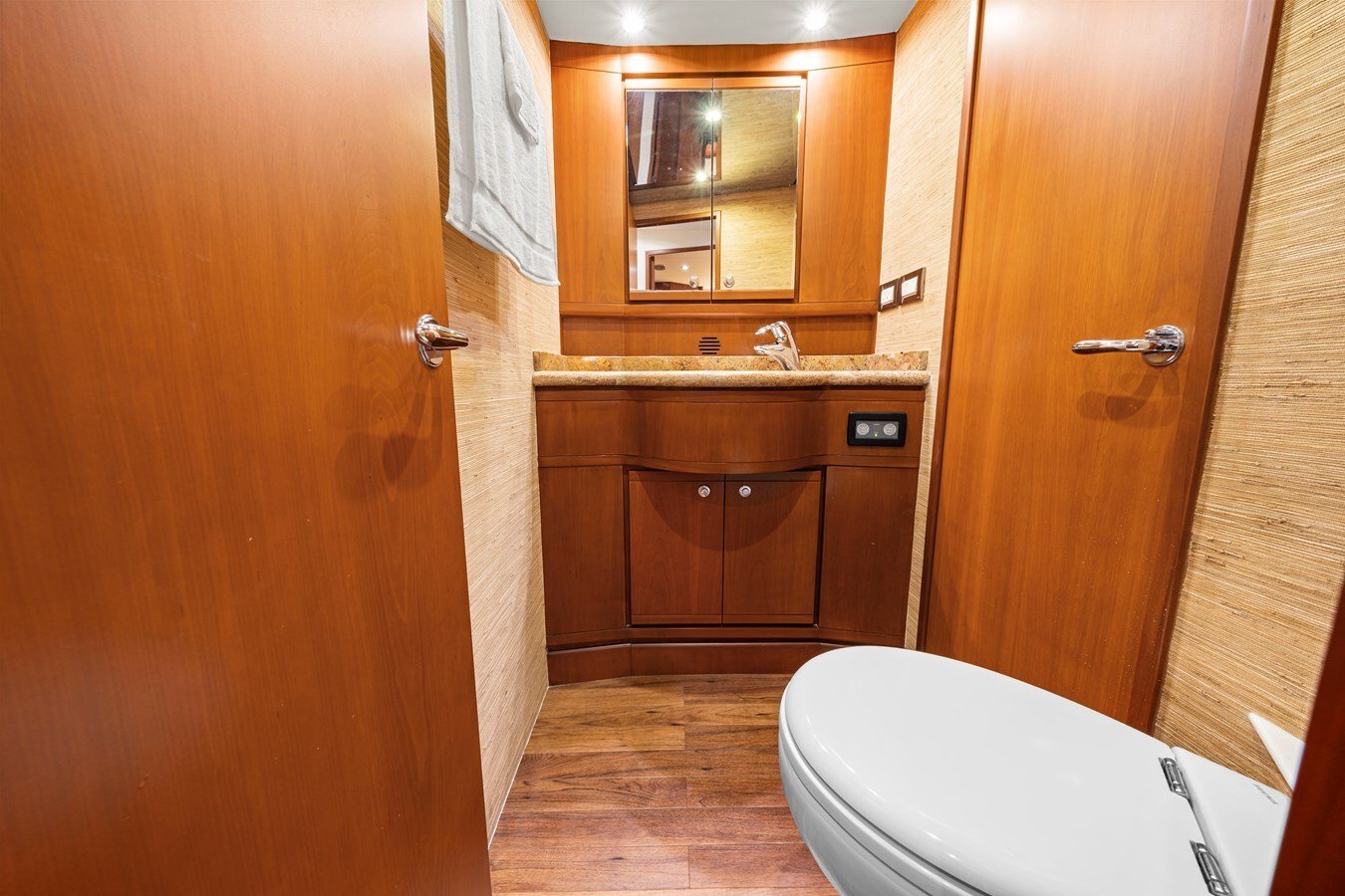 2010-bertram-63-2-183aeb