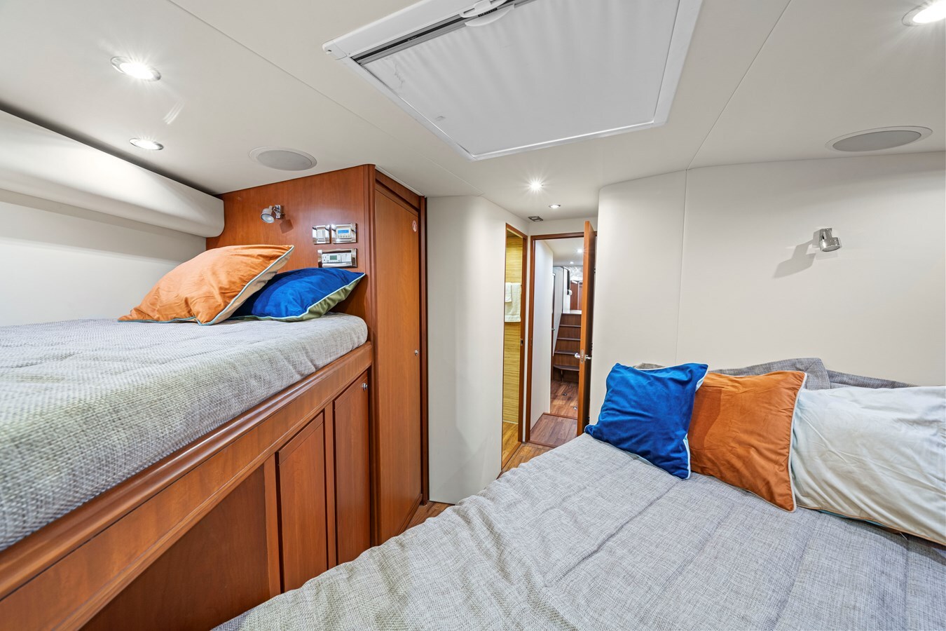 2010-bertram-63-2-183aeb