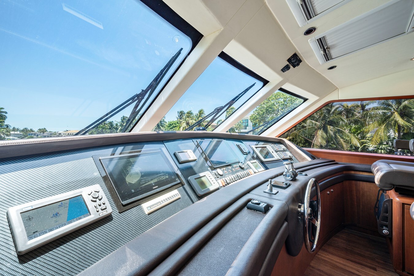 2010-bertram-63-2-183aeb