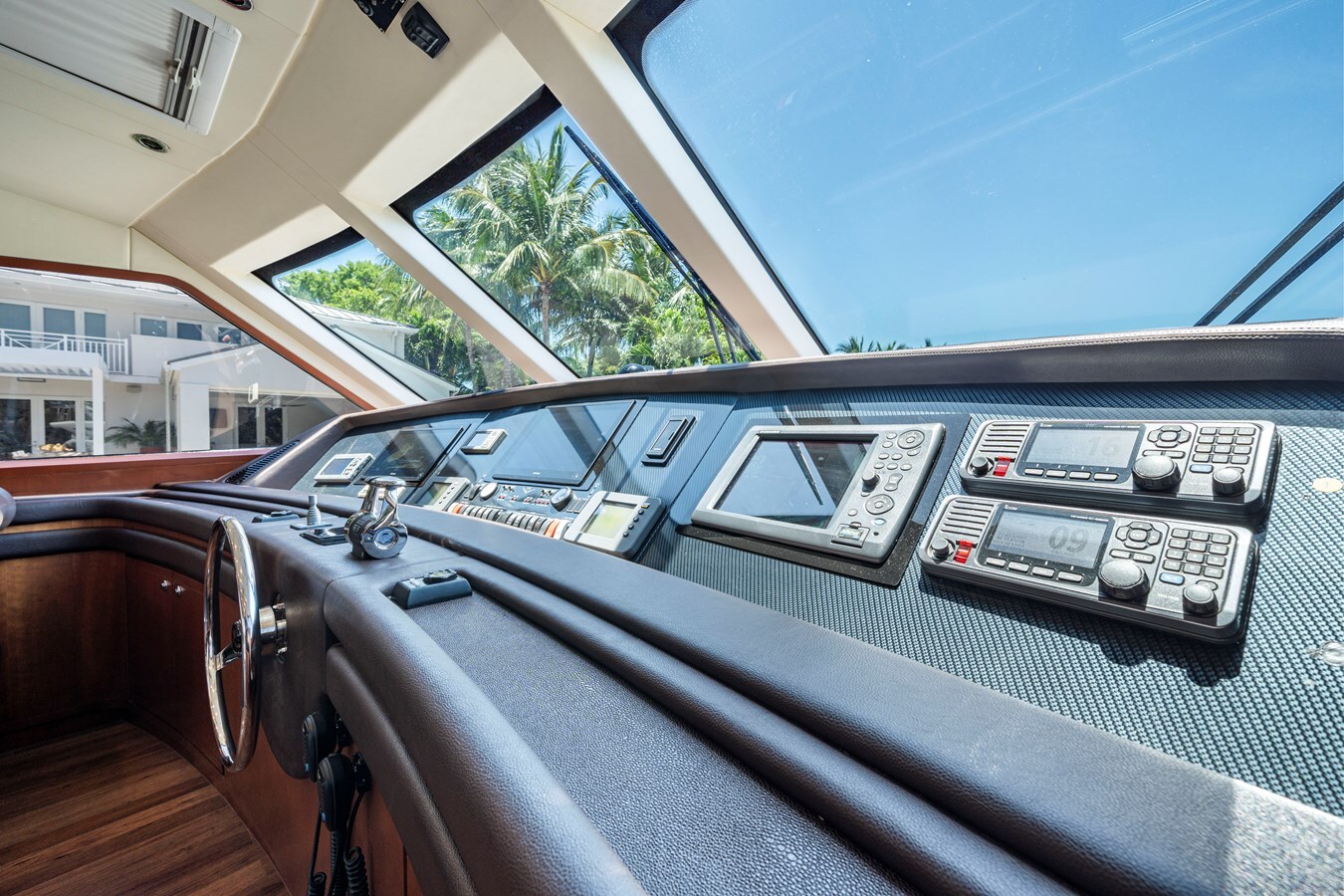 2010-bertram-63-2-183aeb