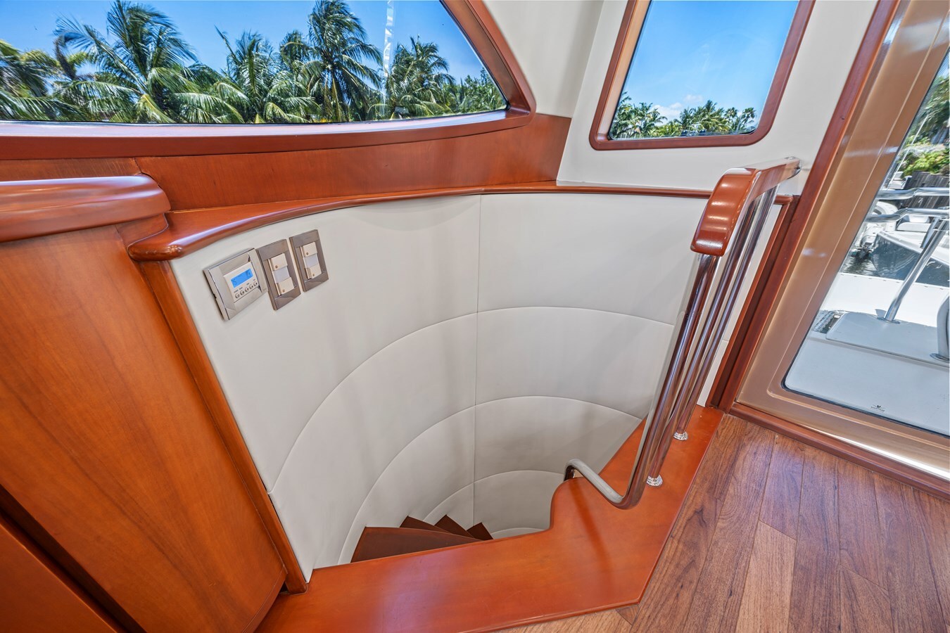 2010-bertram-63-2-183aeb