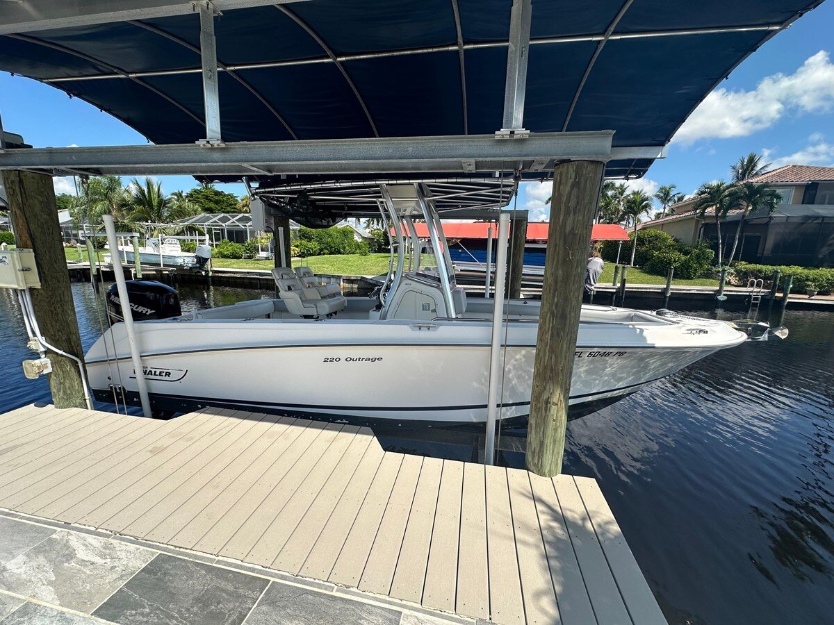 2010-boston-whaler-22-5-9b3fe2