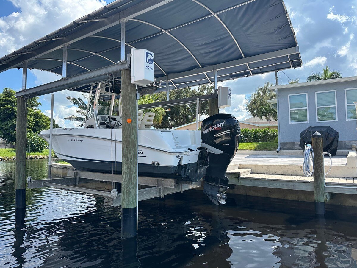 2010-boston-whaler-22-5-9b3fe2