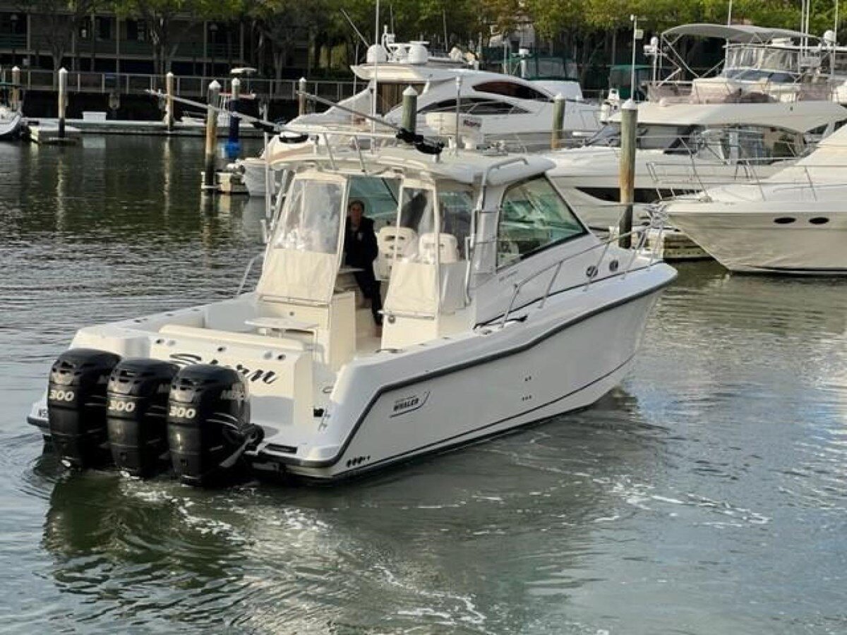 2010-boston-whaler-35-11-6608c6