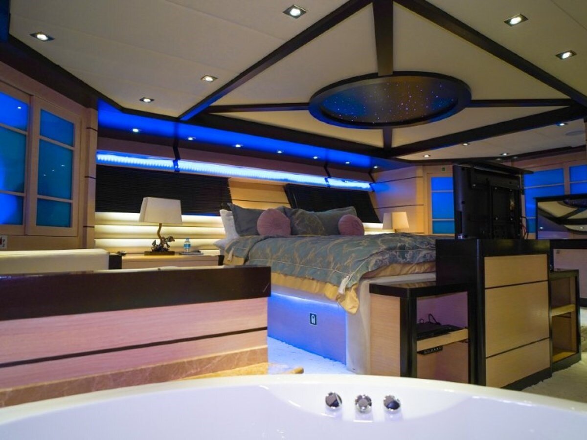 2010 CUSTOM YACHT 138' 6