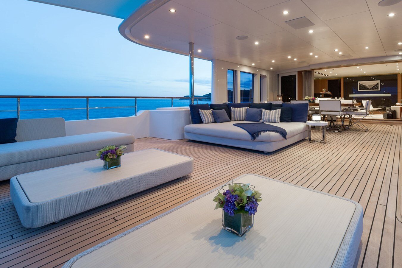 2010 FEADSHIP 141' 1