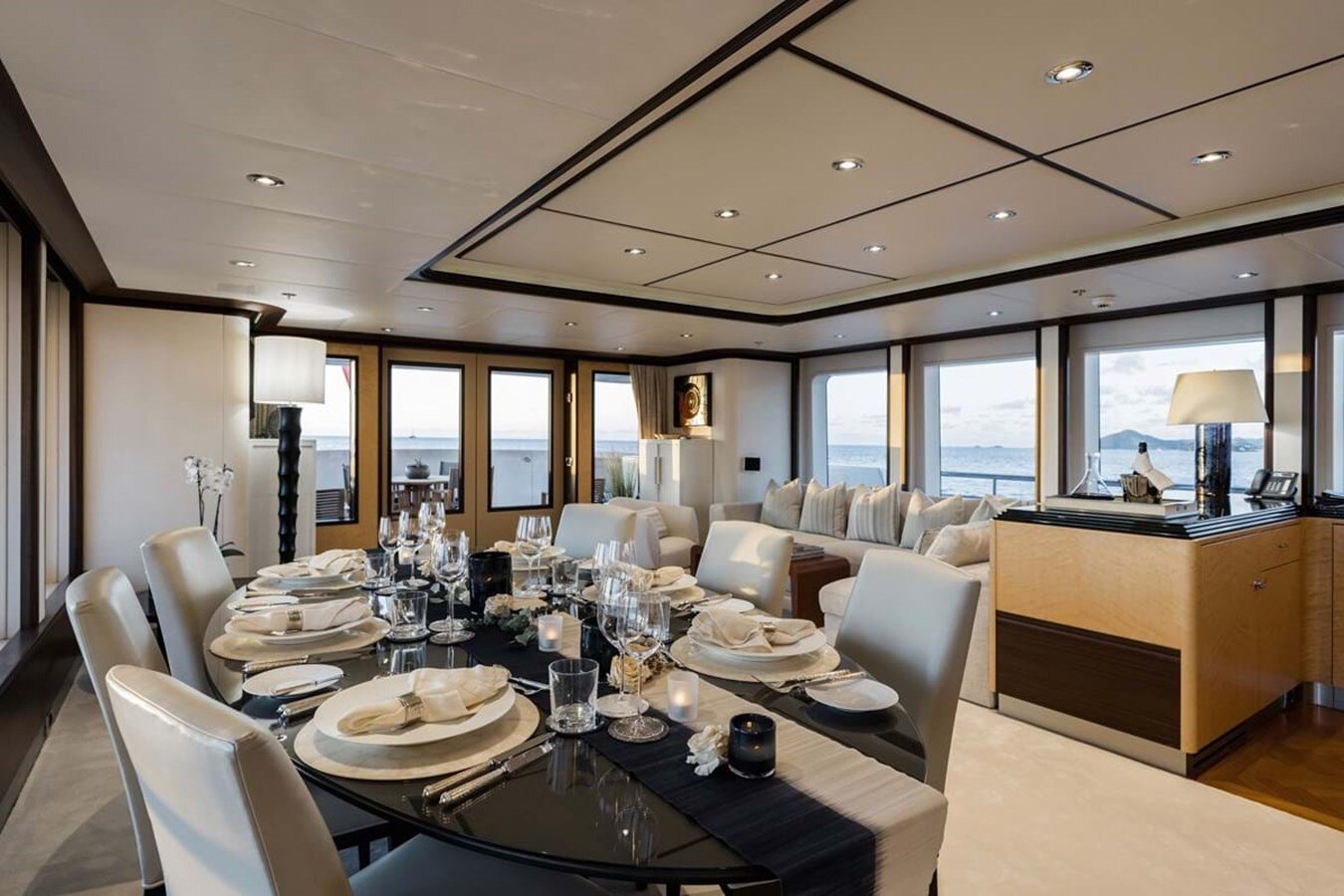 2010 FEADSHIP 146' 4