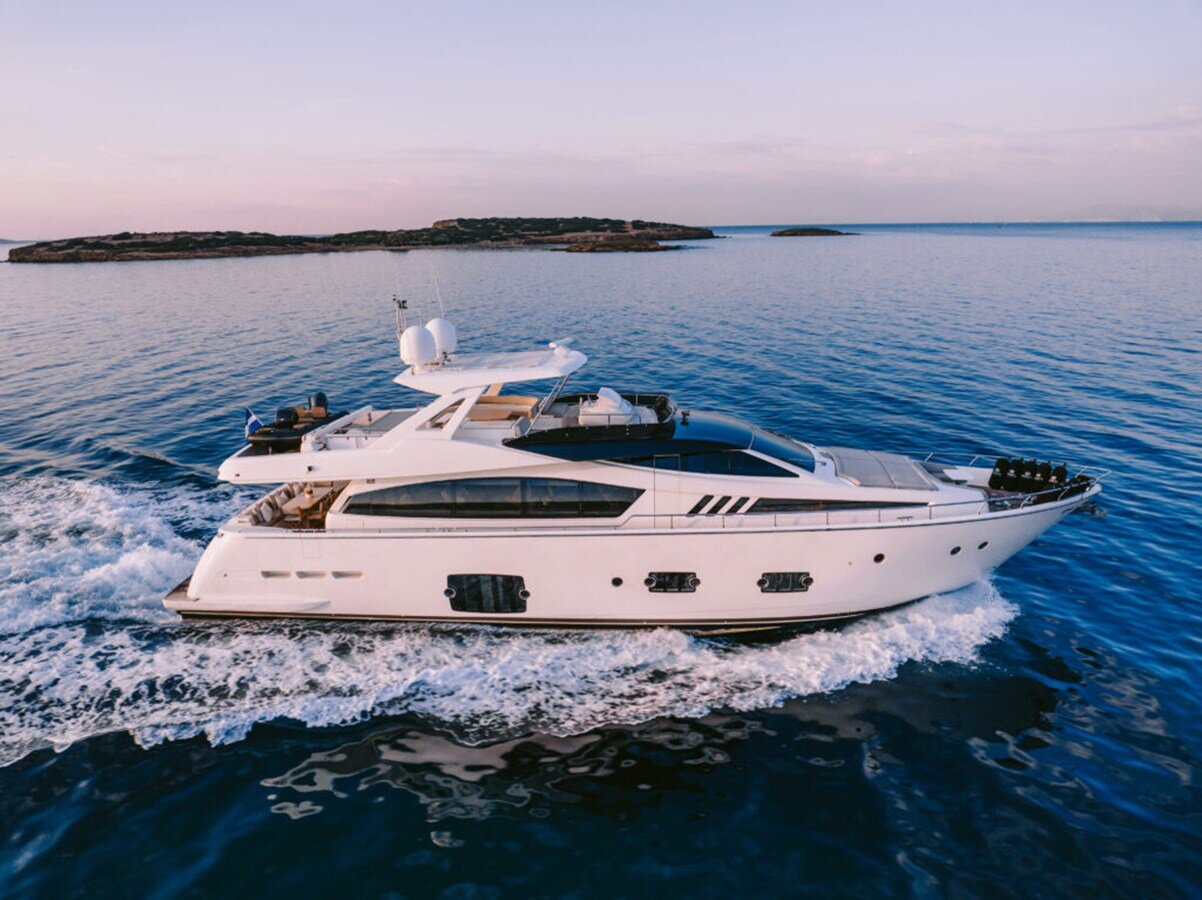 2010-ferretti-yachts-80-b6d3ee