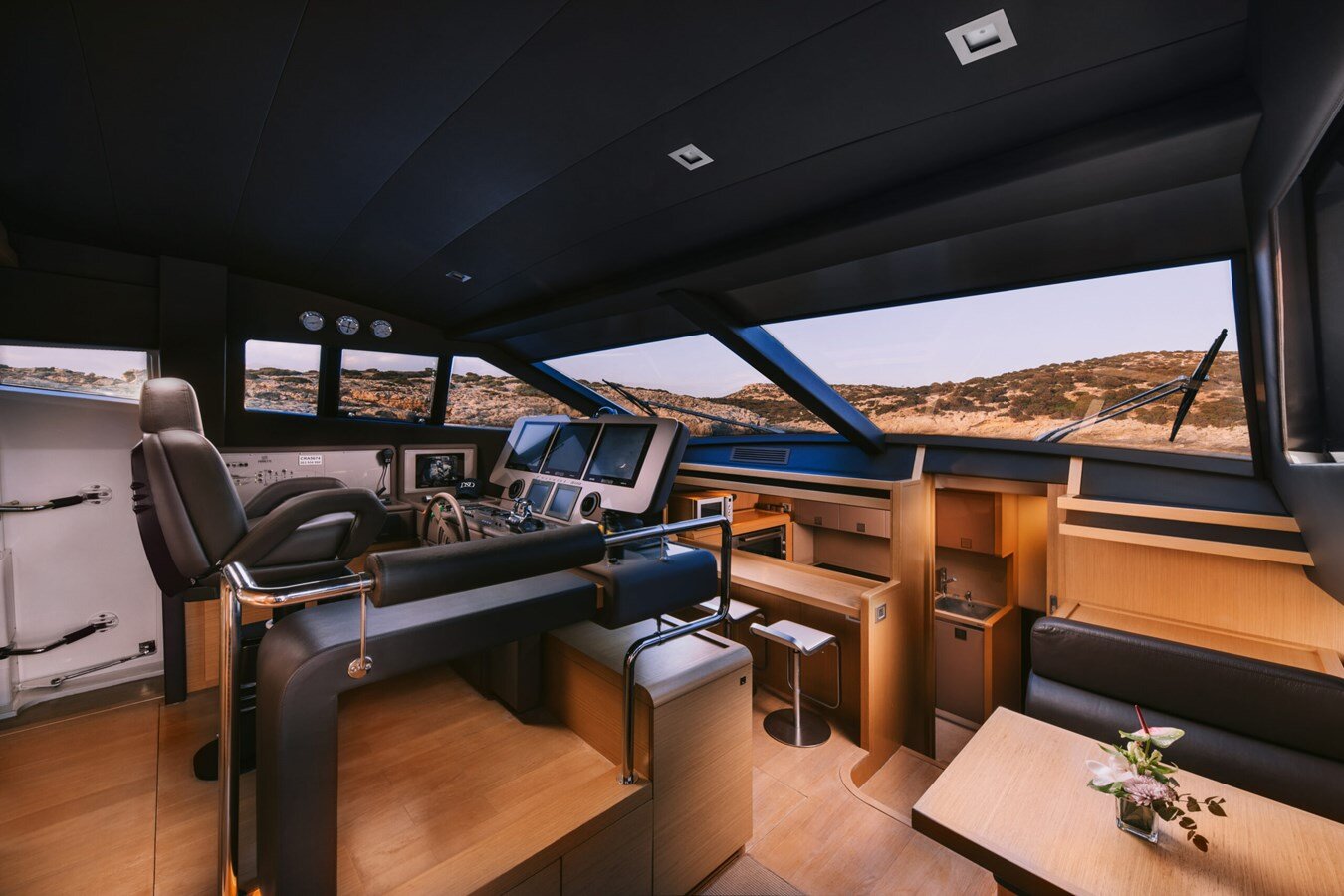 2010 FERRETTI YACHTS 80'