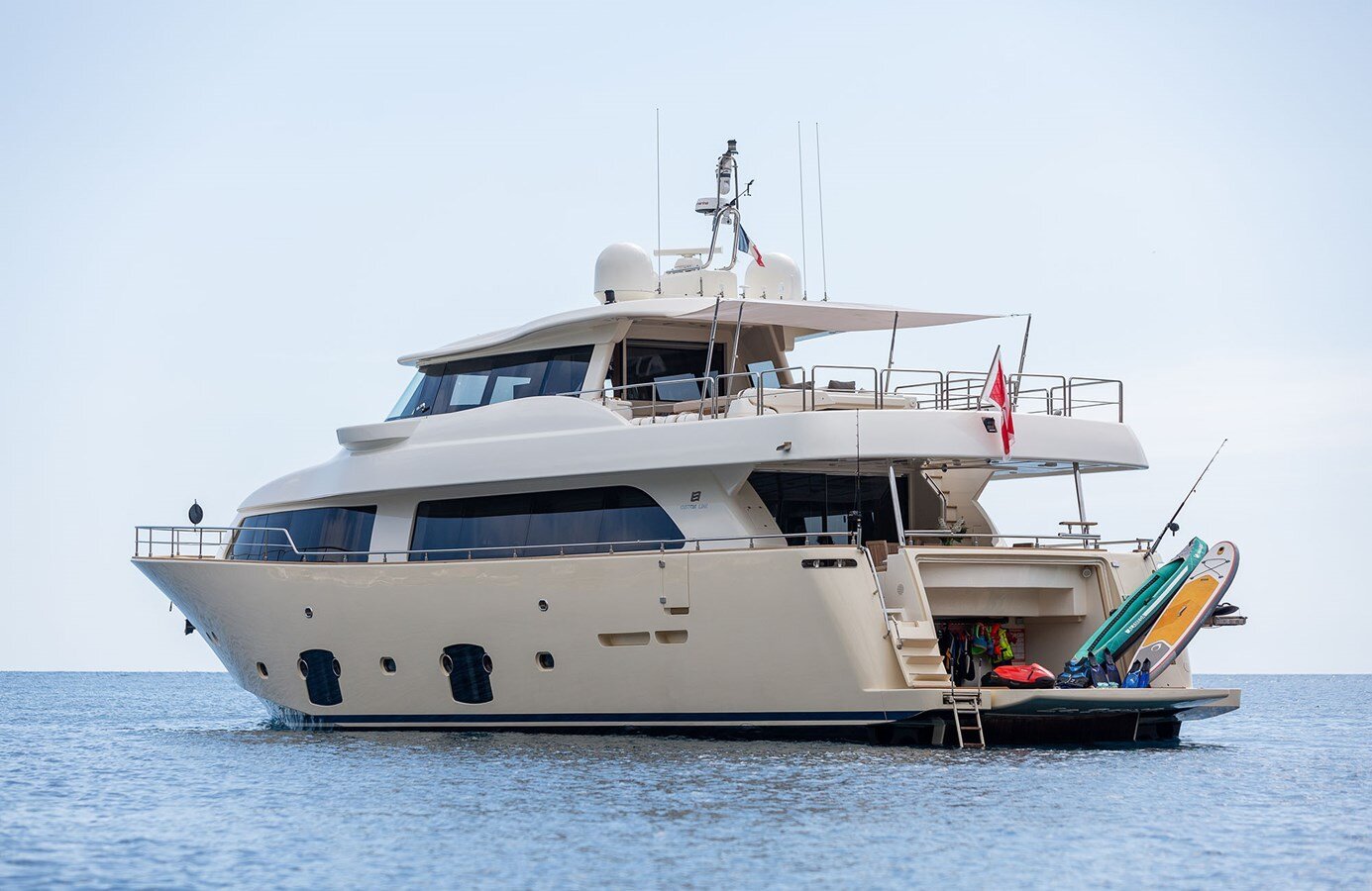 2010-ferretti-yachts-86-1-ff1d64