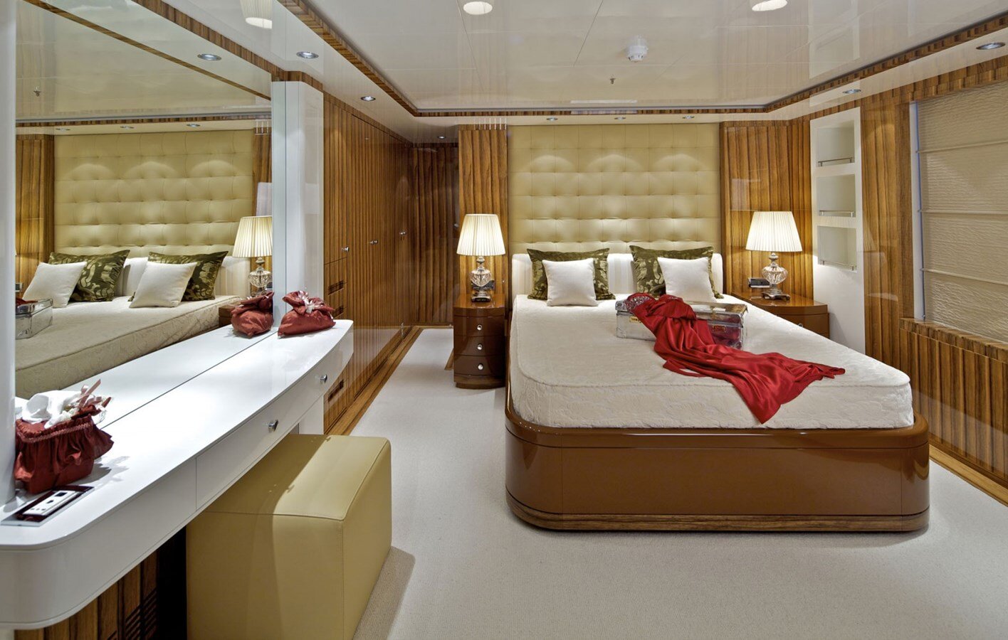 2010 GOLDEN YACHTS 175' 8