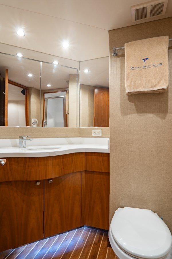 2010-hatteras-59-10-705d37