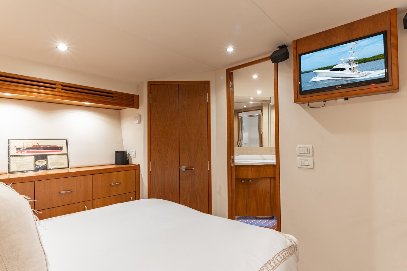 2010-hatteras-59-10-705d37