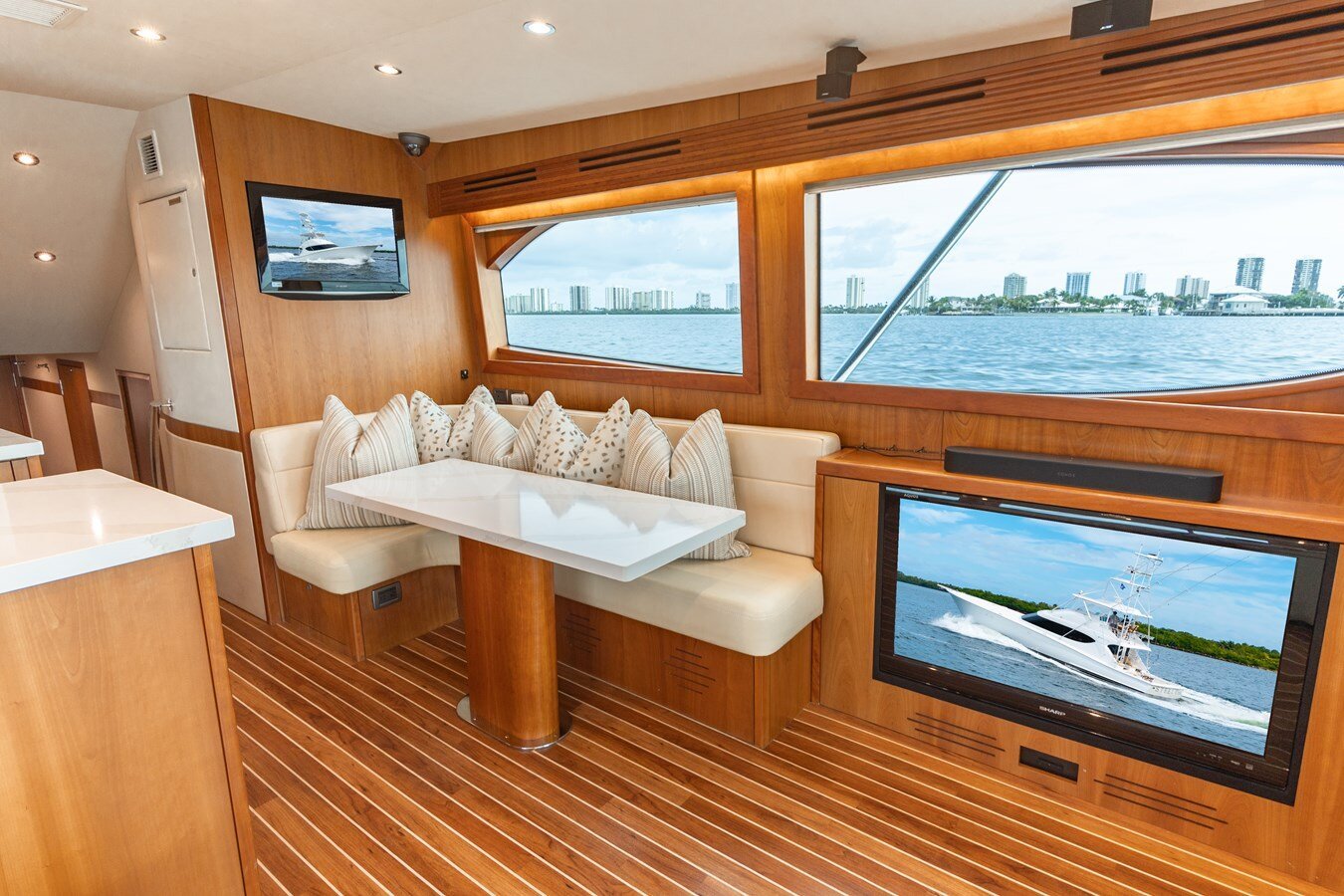 2010-hatteras-59-10-705d37