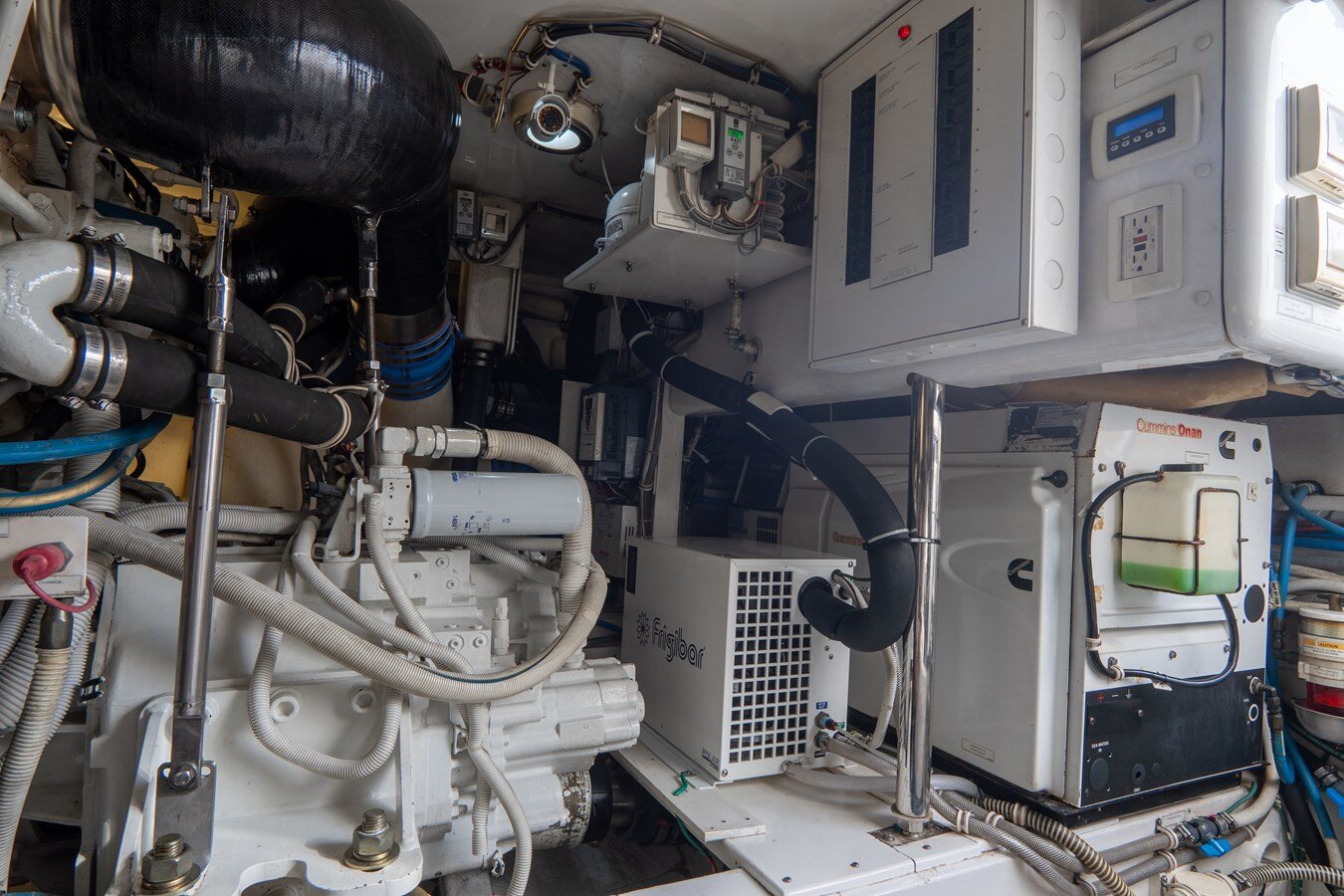 2010-hatteras-59-10-705d37