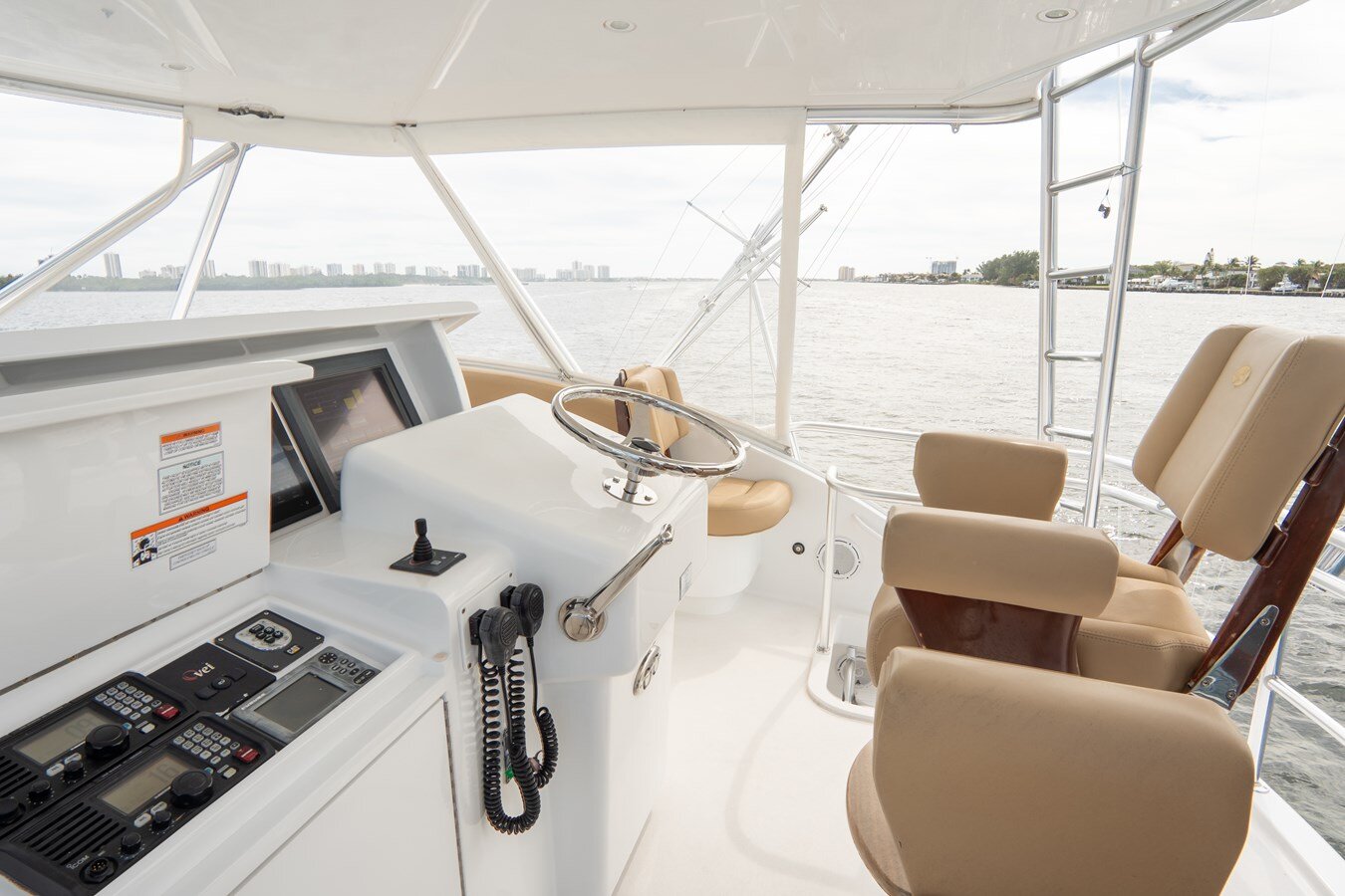 2010-hatteras-59-10-705d37