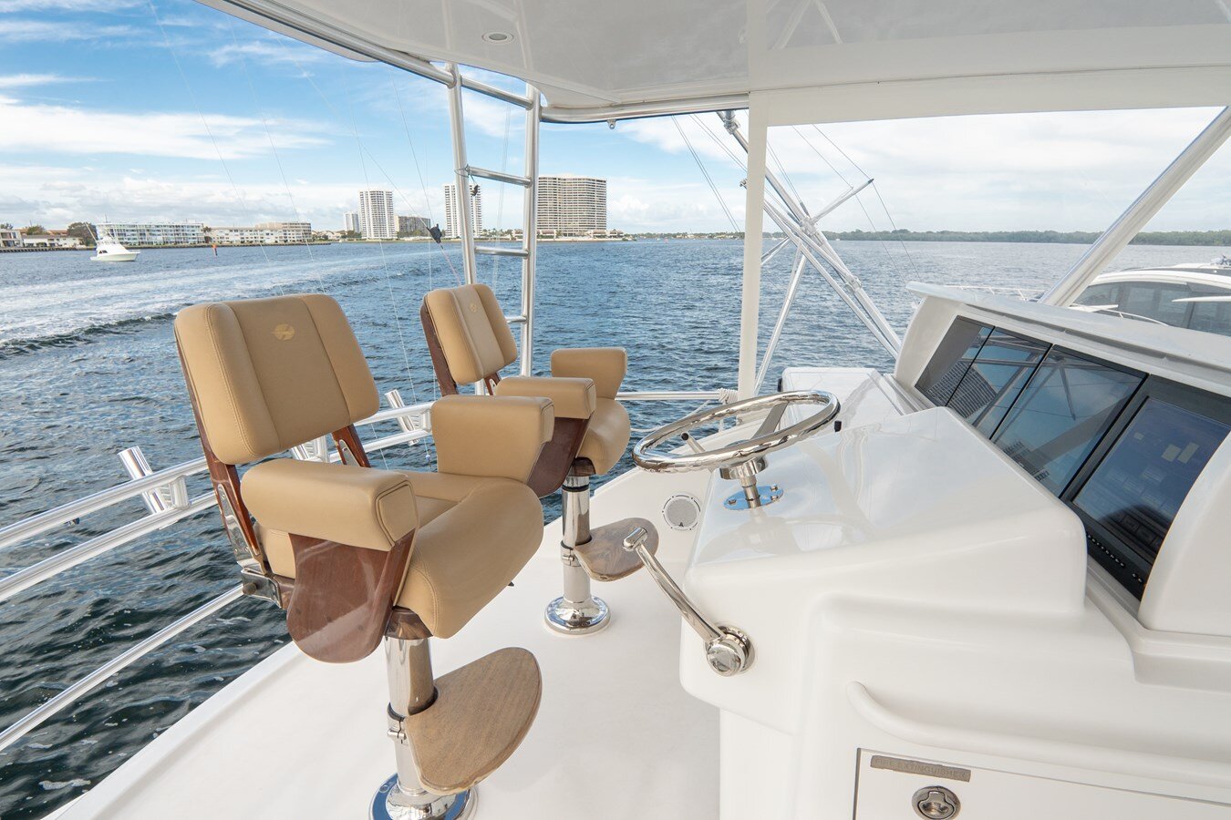 2010-hatteras-59-10-705d37