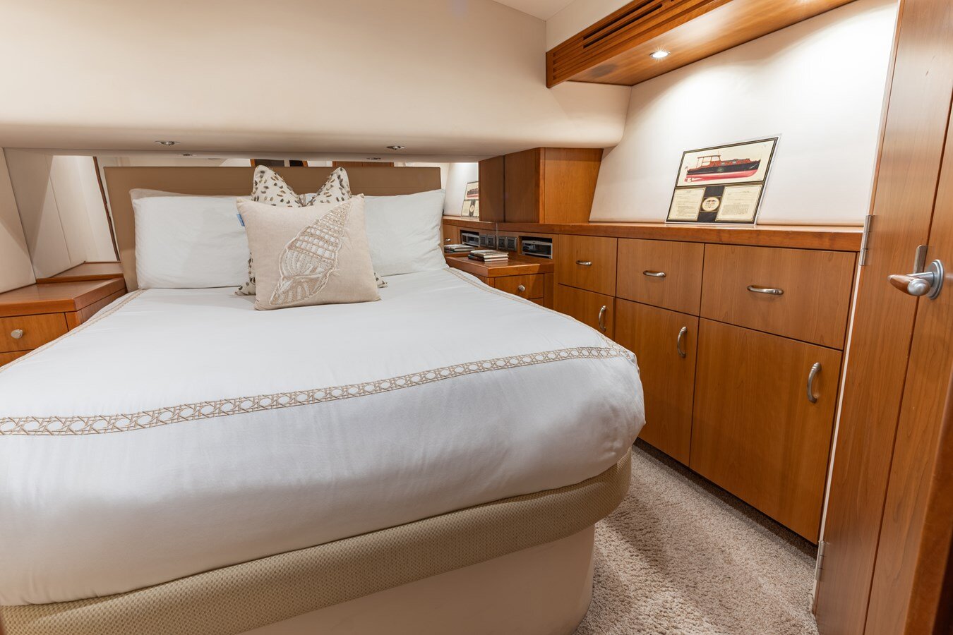 2010-hatteras-59-10-705d37