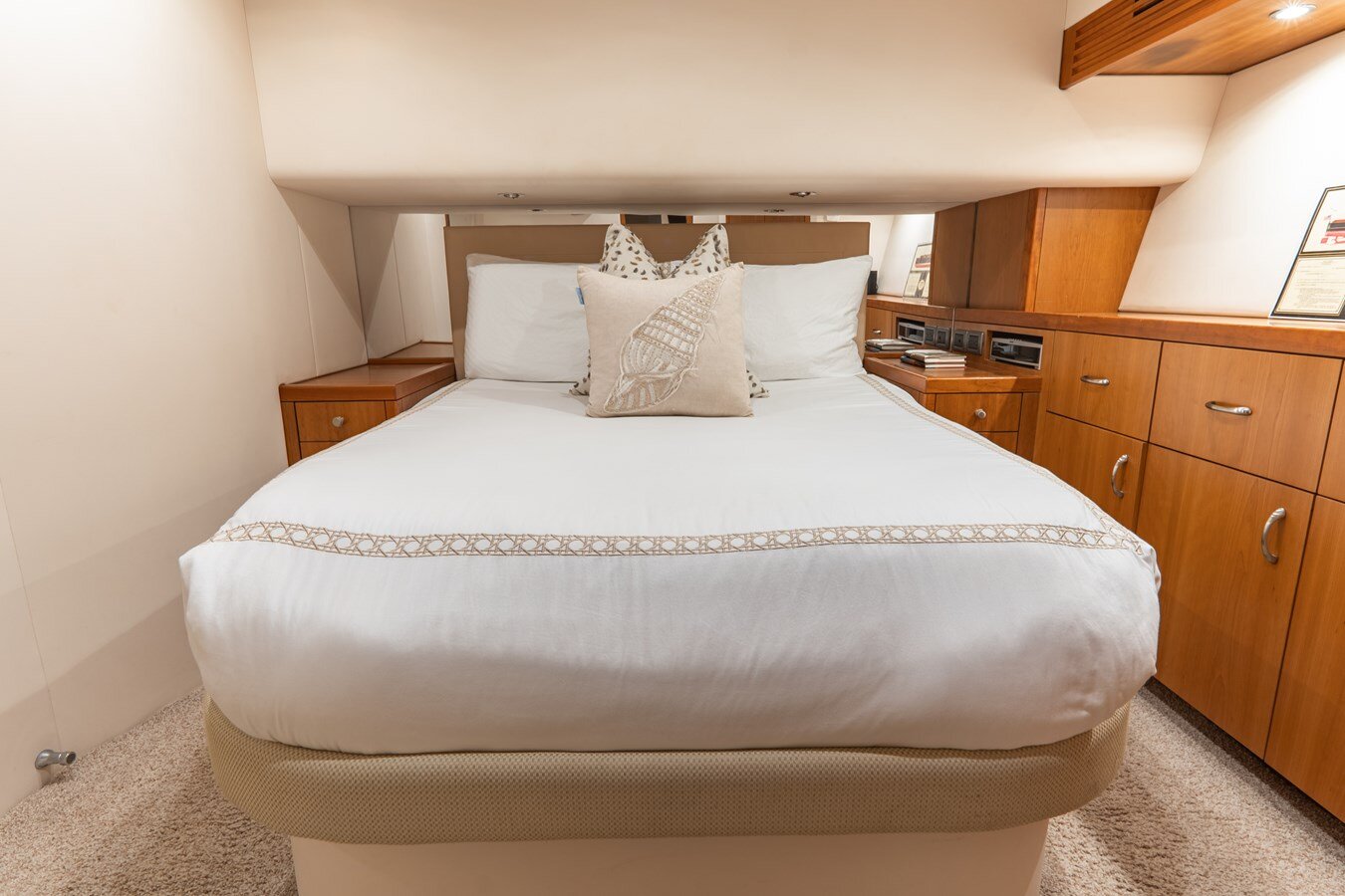 2010-hatteras-59-10-705d37