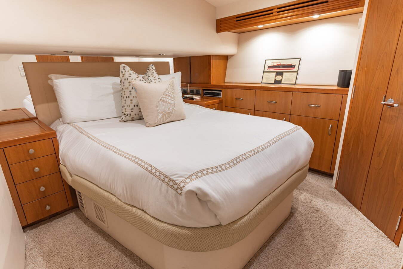 2010-hatteras-59-10-705d37