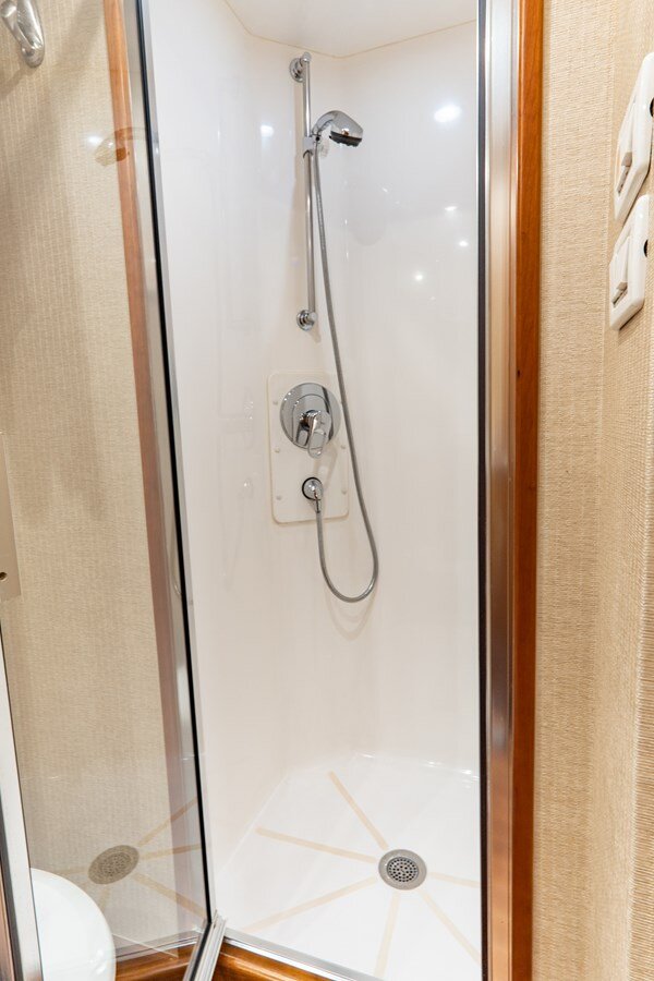 2010-hatteras-59-10-705d37