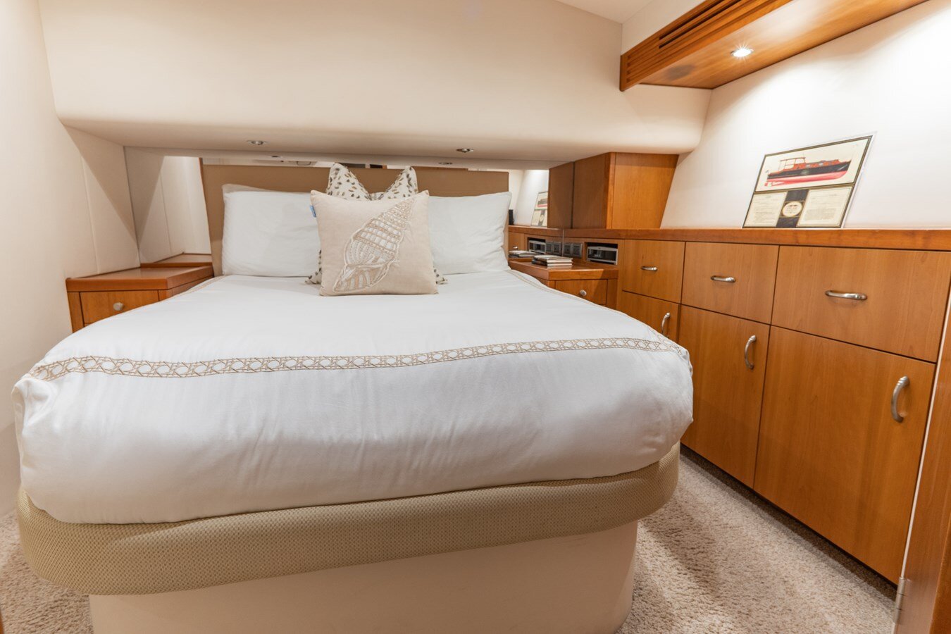 2010-hatteras-59-10-705d37