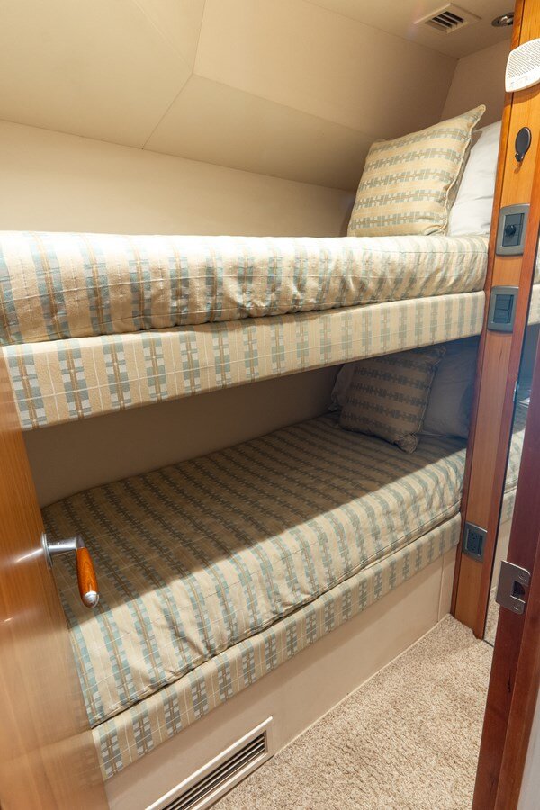 2010-hatteras-59-10-705d37