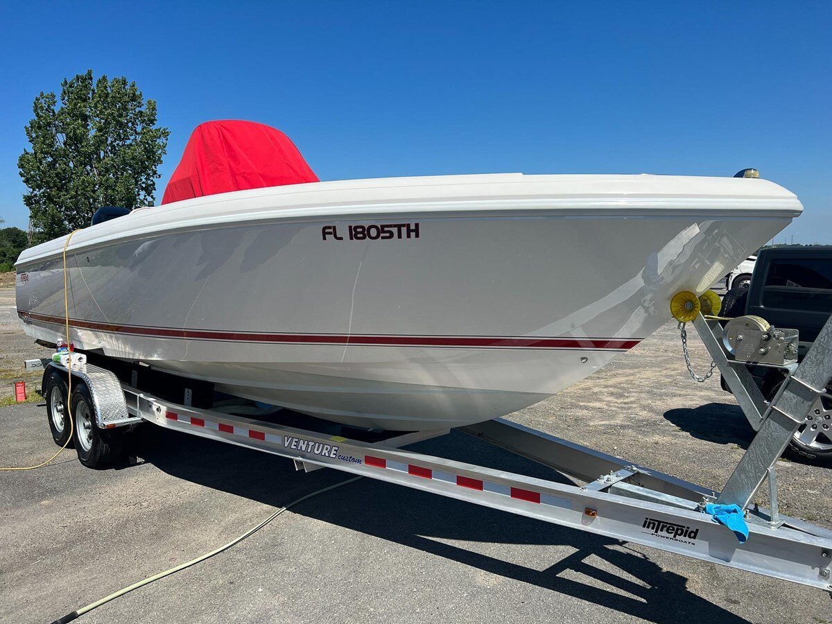 2010-intrepid-powerboats-inc-25-2c334b