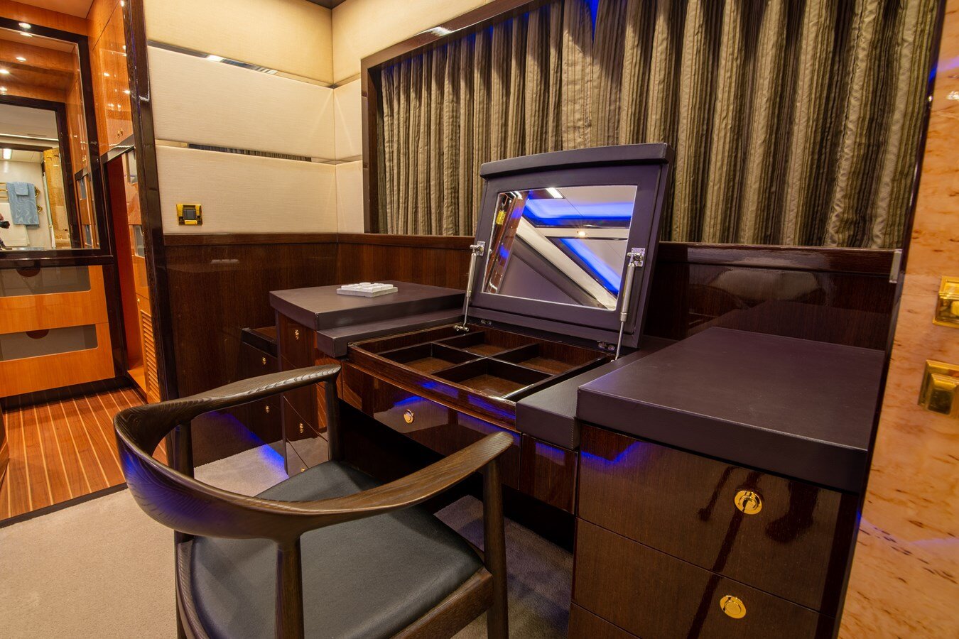 2010-jade-yachts-95-54ae11