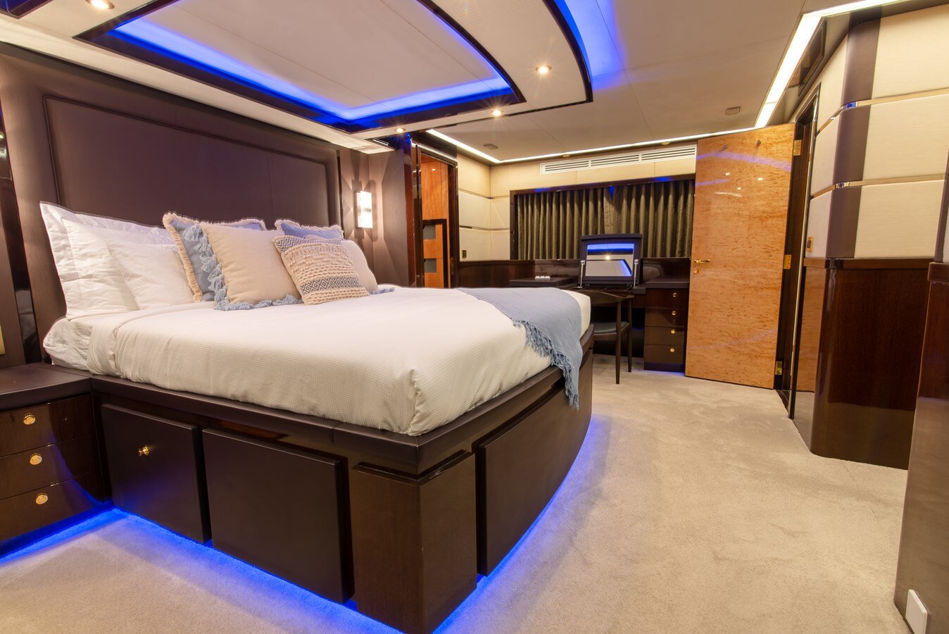 2010-jade-yachts-95-54ae11