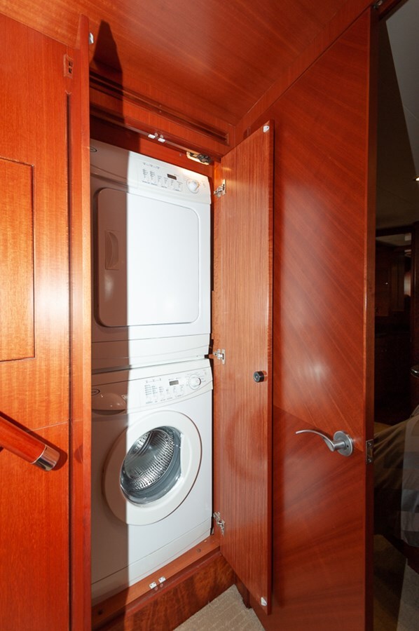 2010-ocean-alexander-80-9c32f6