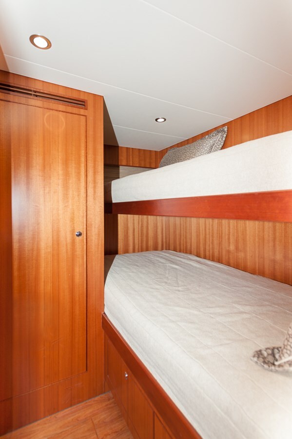 2010-ocean-alexander-80-9c32f6