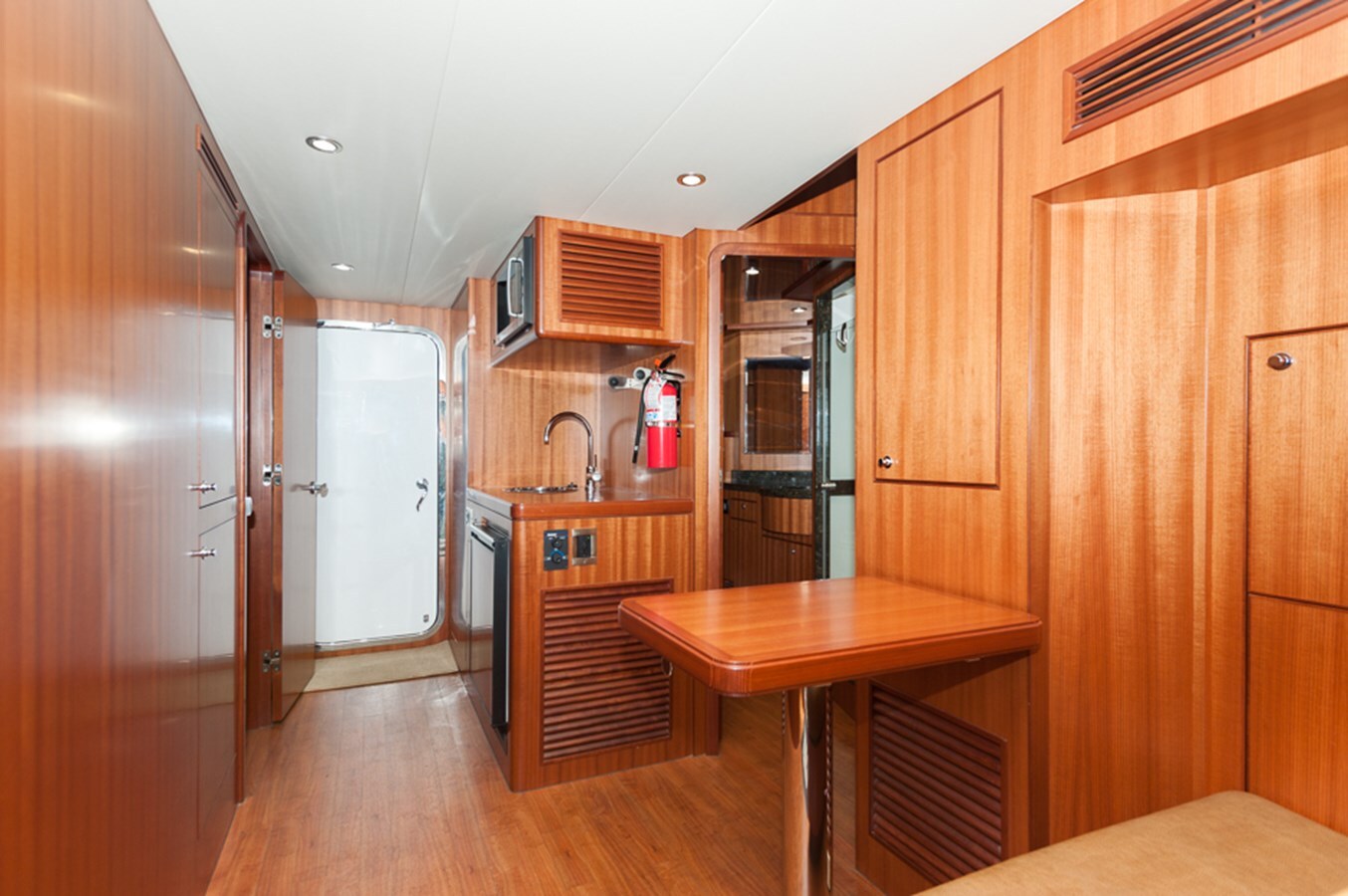 2010-ocean-alexander-80-9c32f6