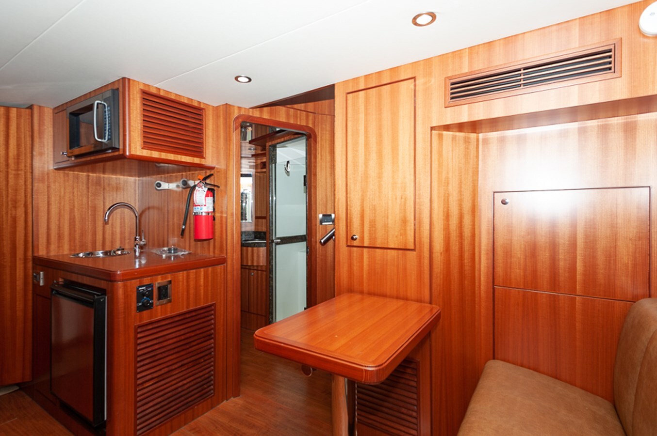 2010-ocean-alexander-80-9c32f6