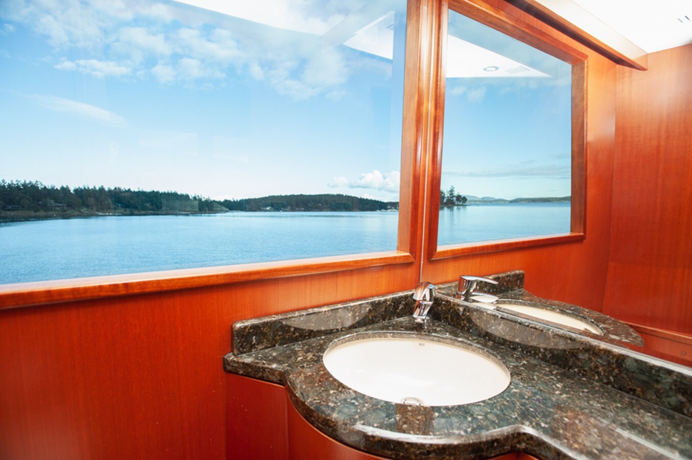 2010-ocean-alexander-80-9c32f6