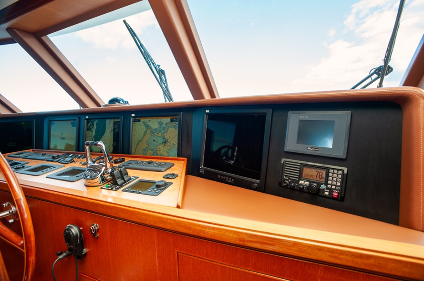 2010-ocean-alexander-80-9c32f6