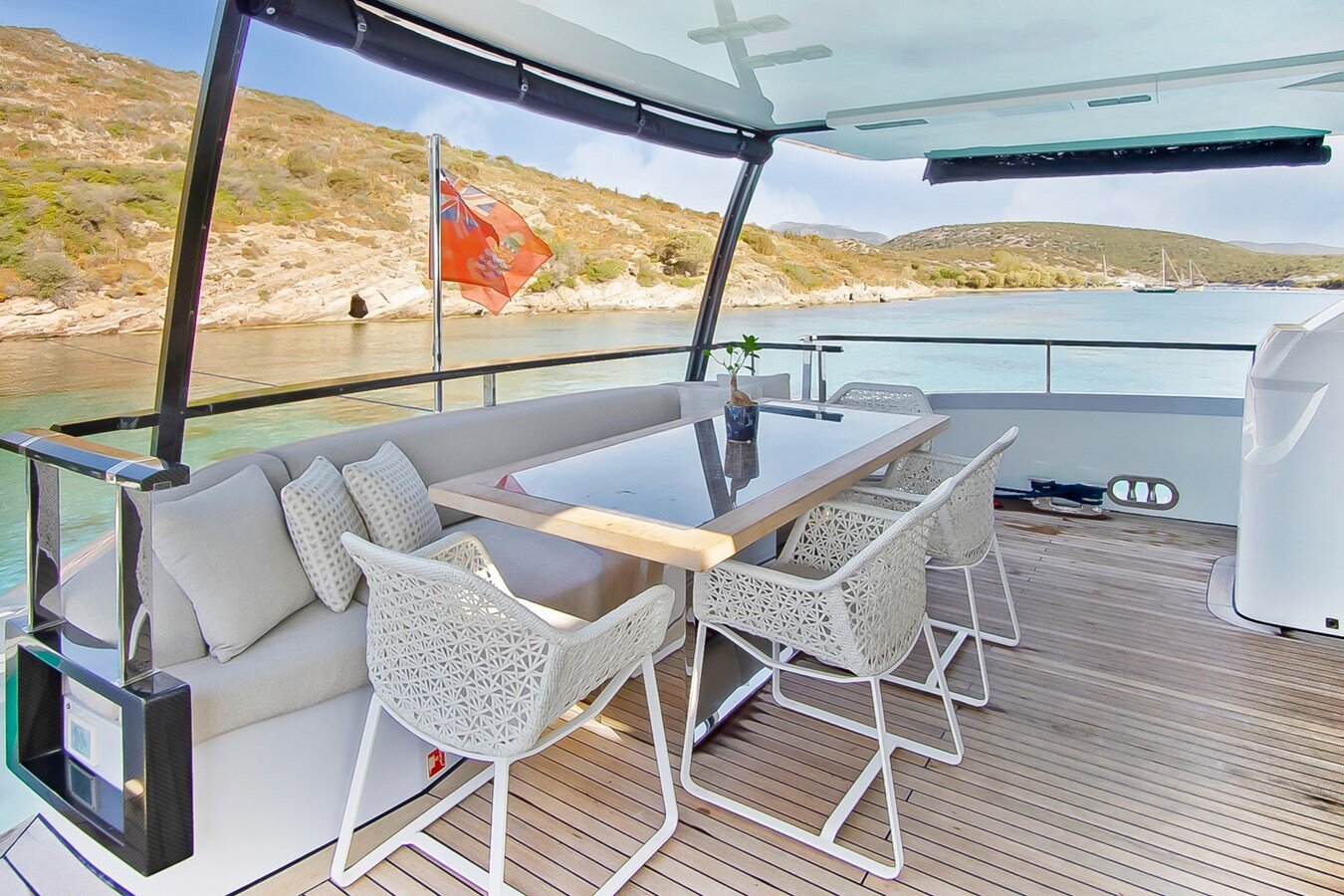 2010-peri-yachts-94-578014