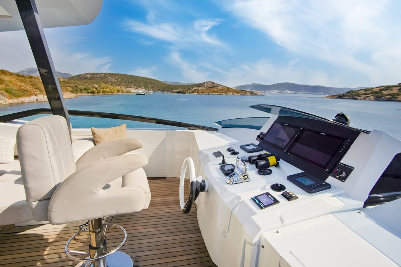 2010-peri-yachts-94-578014