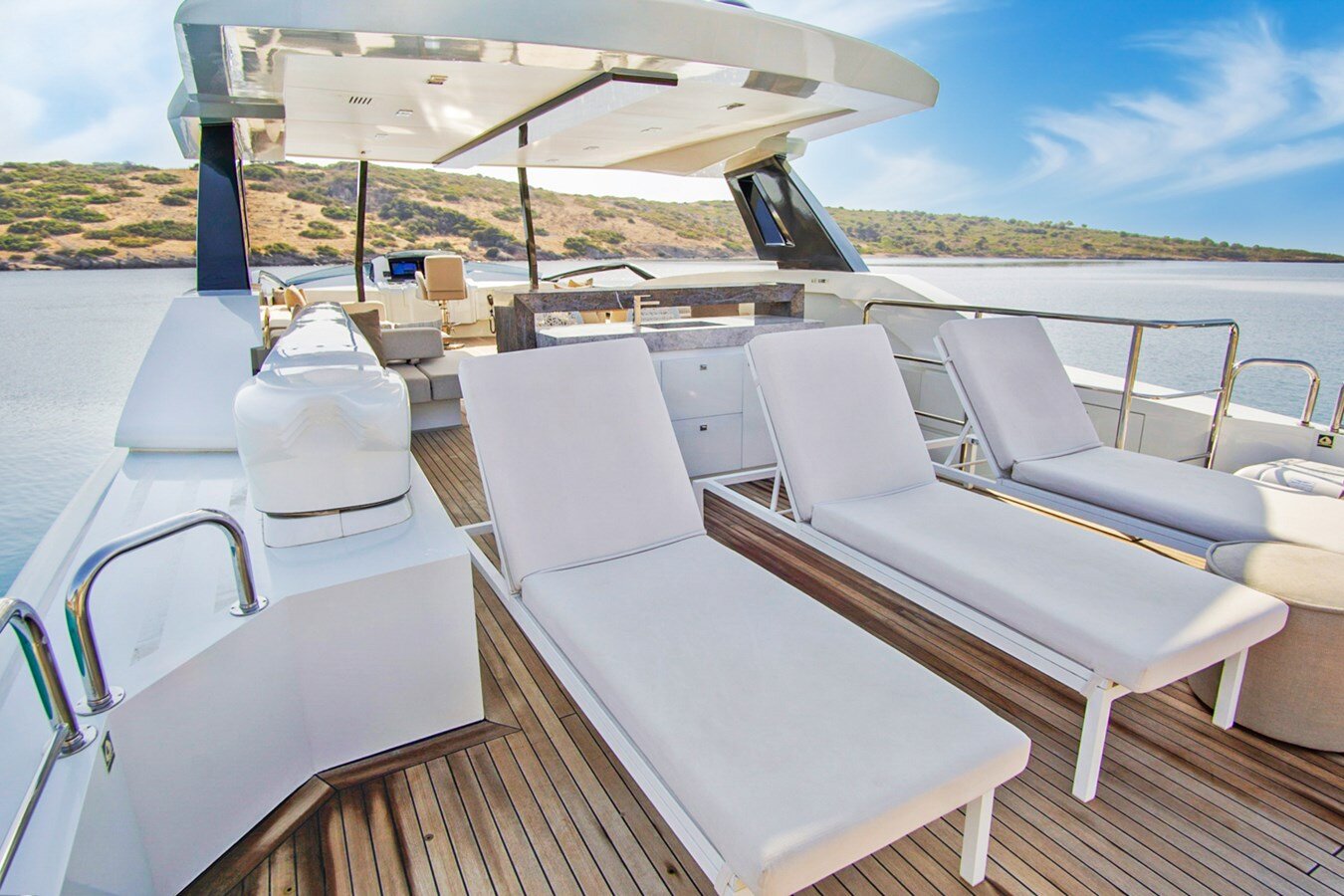 2010-peri-yachts-94-578014